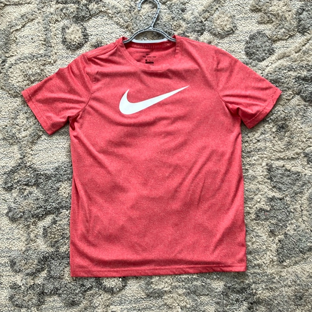Nike Tee
Boys XL
Salmon pink